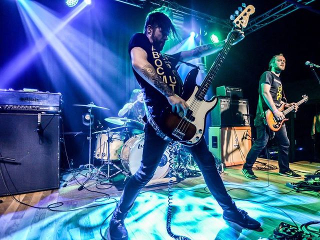 pallbearer with ruby the hatchet & spotlights